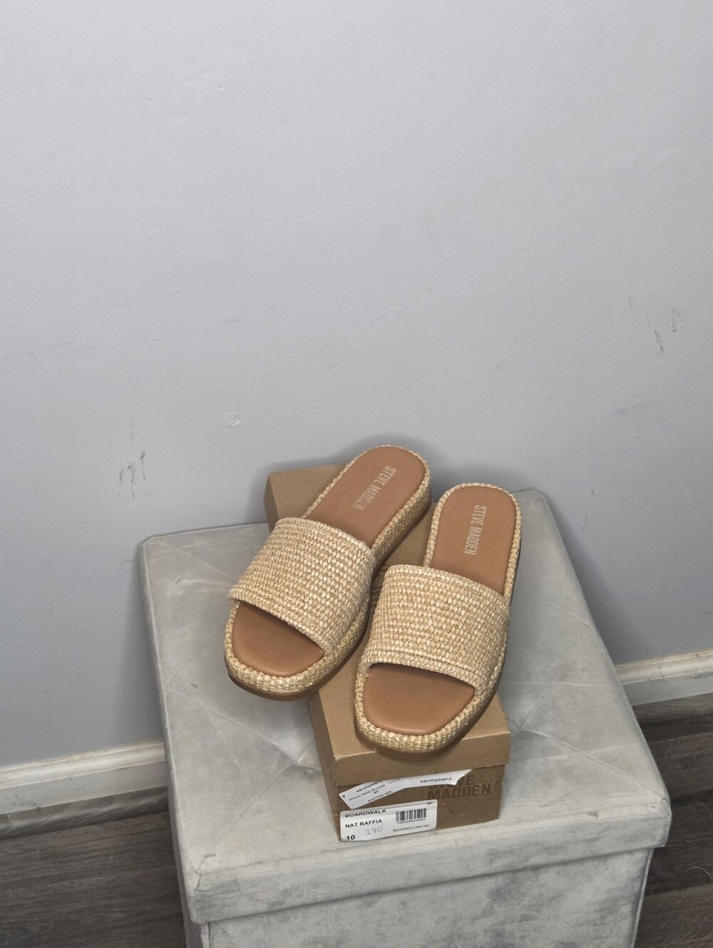 Steve Madden Boardwalk Slide Sandals Beige Raffia, Size 10 NIB